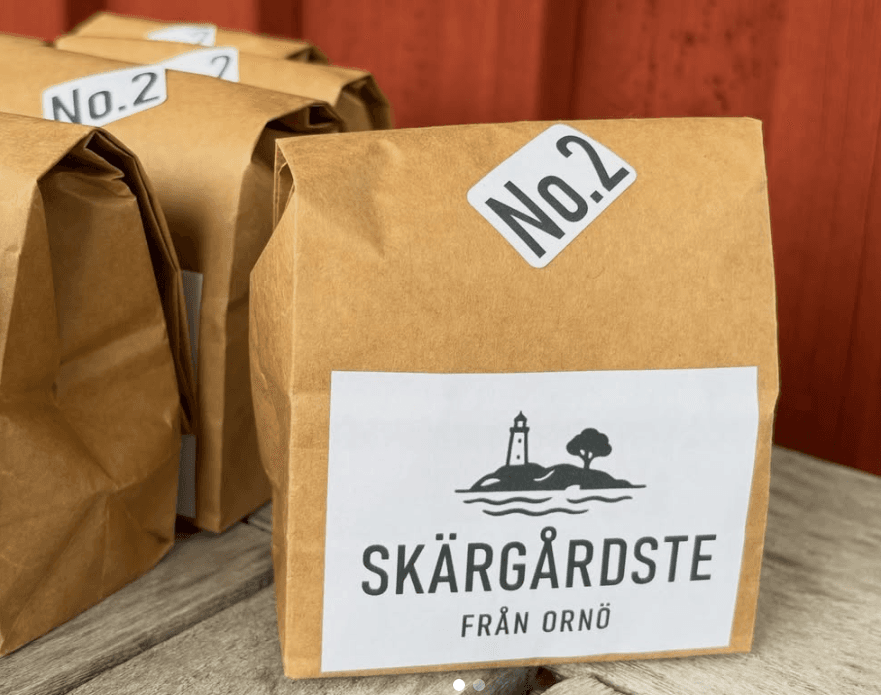 📣 Årets första bladskörd har gett 10st påsar No.2 ”Persvik”! Åh vad det doftar ljuvligt gott på kontoret idag. 😍